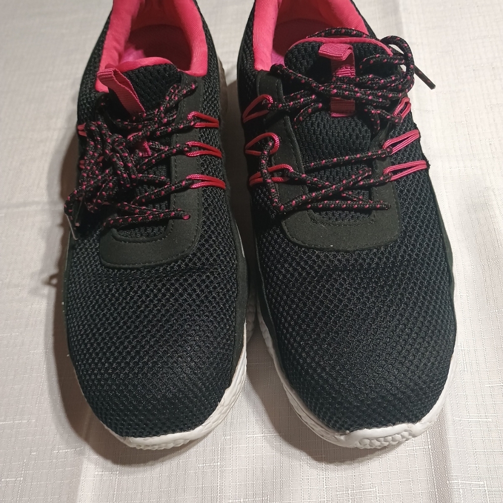 Black and Pink Sneakers with Breathable Mesh and Sleek Design